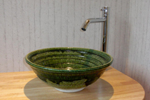 愛知県D邸に設置した織部・洗面器の写真です