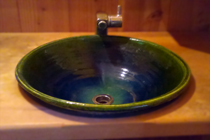 岐阜県恵那市の西島隆自宅洗面台の織部・洗面器を手前から見た写真です